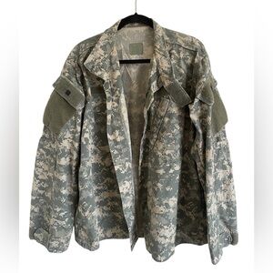 U.S. Army ACU (Army Combat Uniform) pixel camouflage print jacket